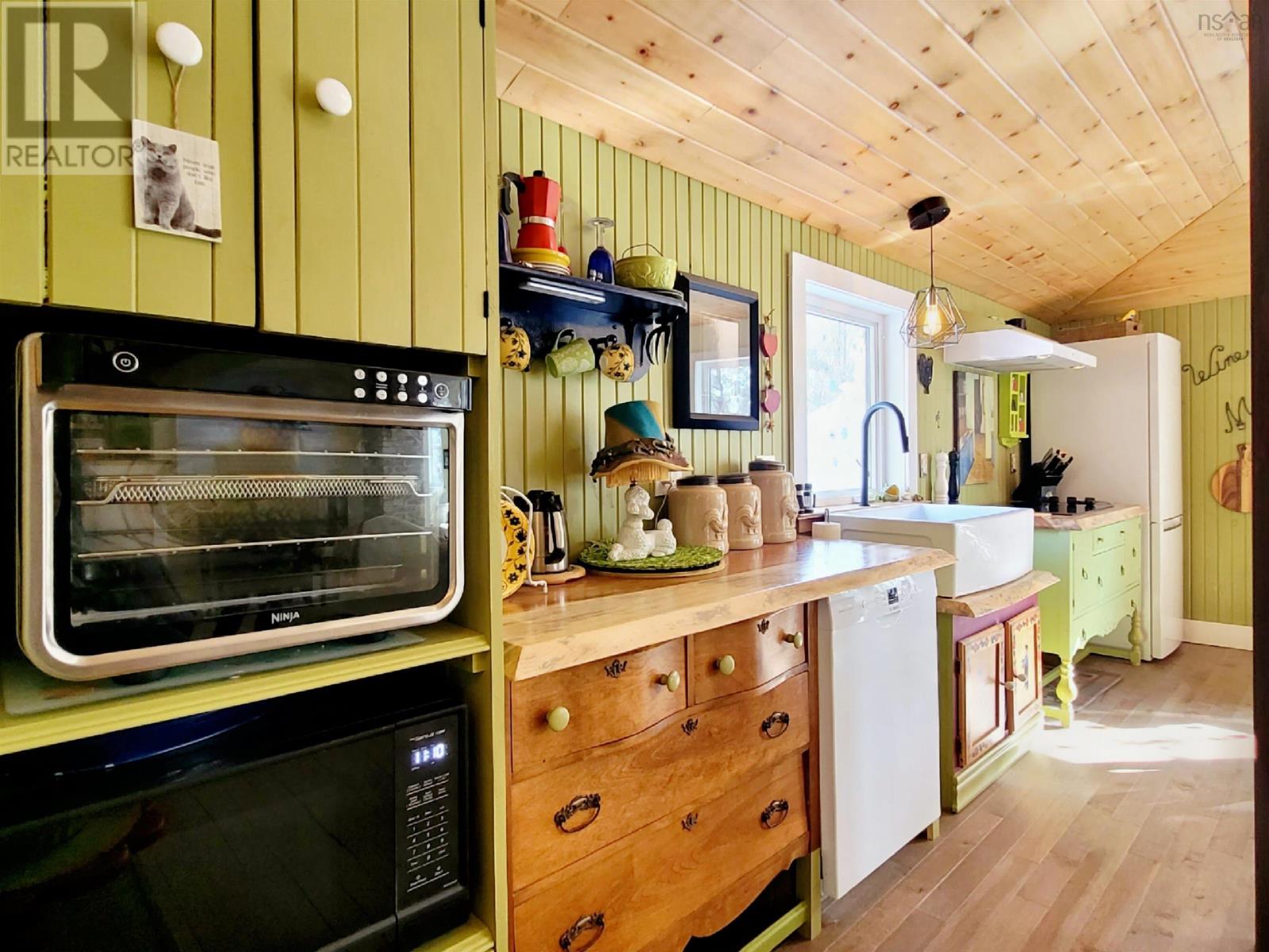 35 Mcdonald Road, White Point, Nova Scotia  B0T 1K0 - Photo 9 - 202603169