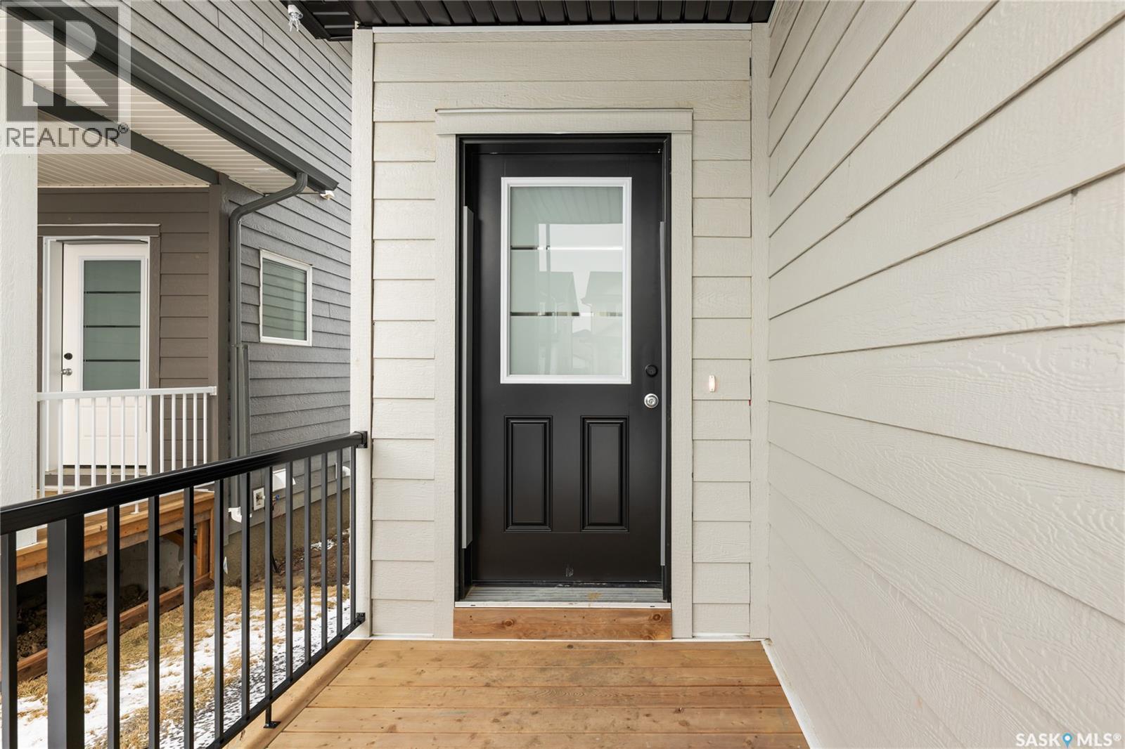 938 Brighton Gate, Saskatoon, Saskatchewan  S7V 1S6 - Photo 2 - SK029334