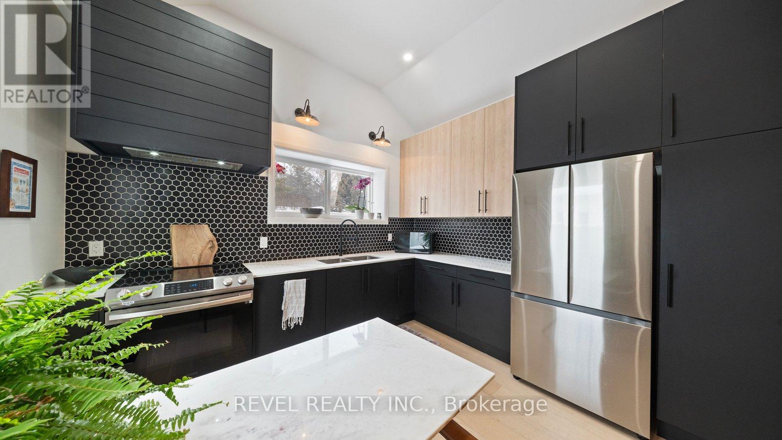 128 Cayuga Street, Brantford, Ontario  N3S 1X4 - Photo 11 - X12827970