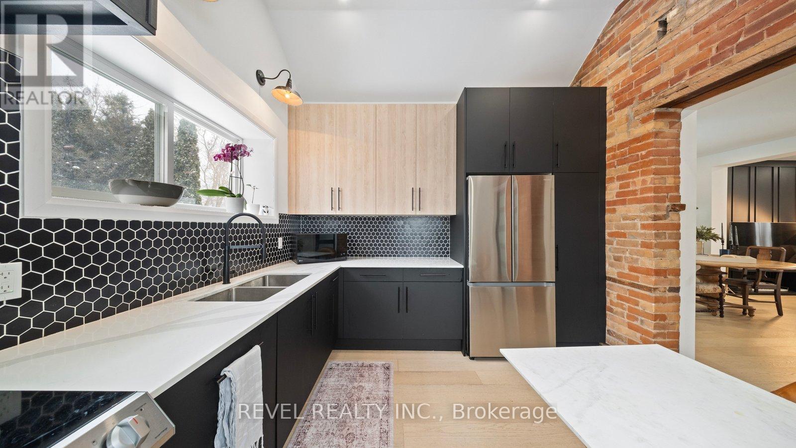 128 Cayuga Street, Brantford, Ontario  N3S 1X4 - Photo 12 - X12827970