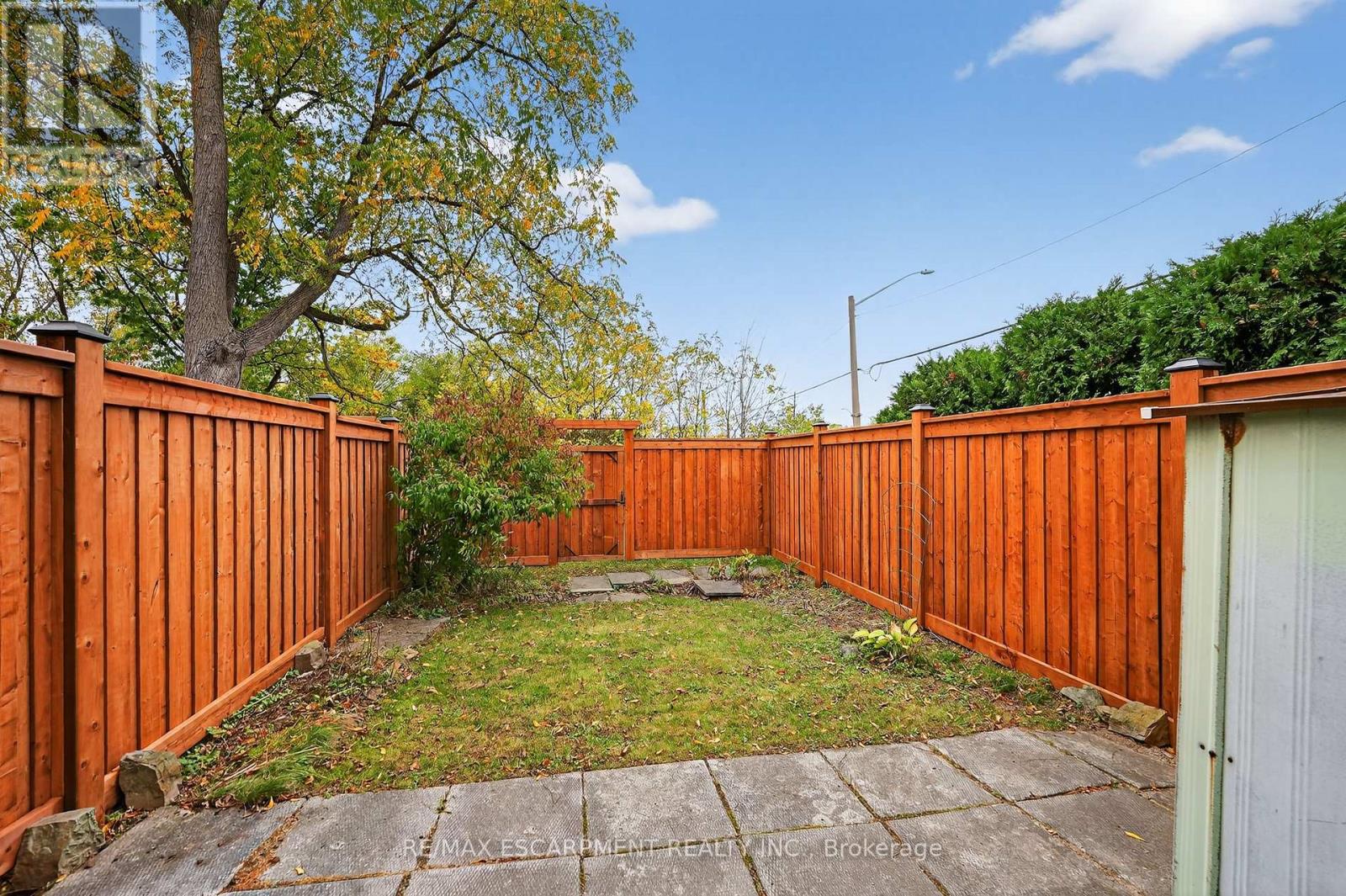 1 - 34 Bow Valley Drive, Hamilton, Ontario  L8E 3L4 - Photo 4 - X12828116