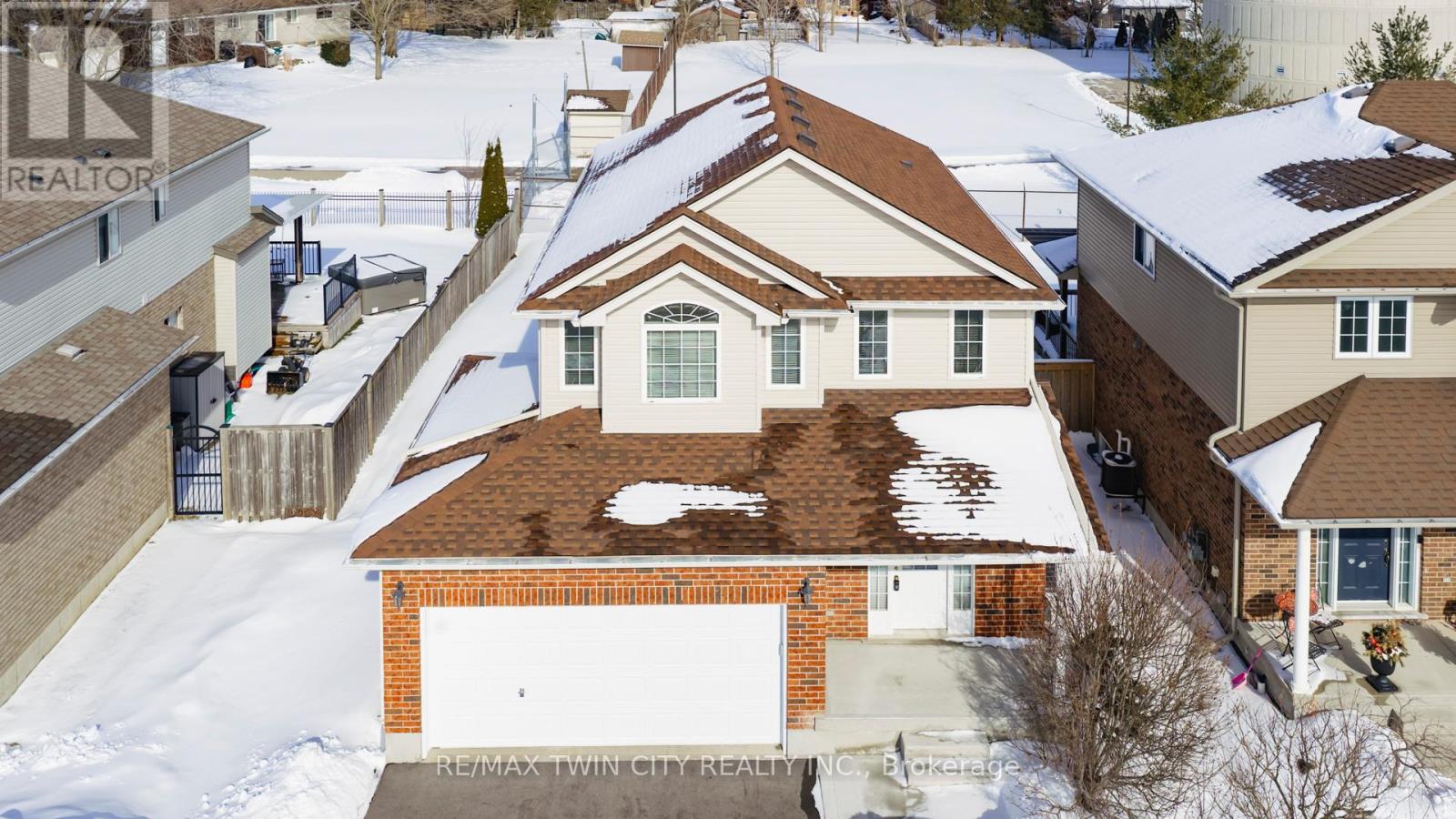 256 Charlotta Street, Wilmot, Ontario  N3A 4M8 - Photo 2 - X12828130