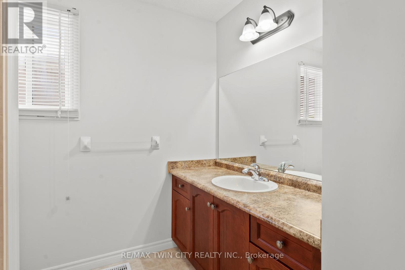 256 Charlotta Street, Wilmot, Ontario  N3A 4M8 - Photo 38 - X12828130