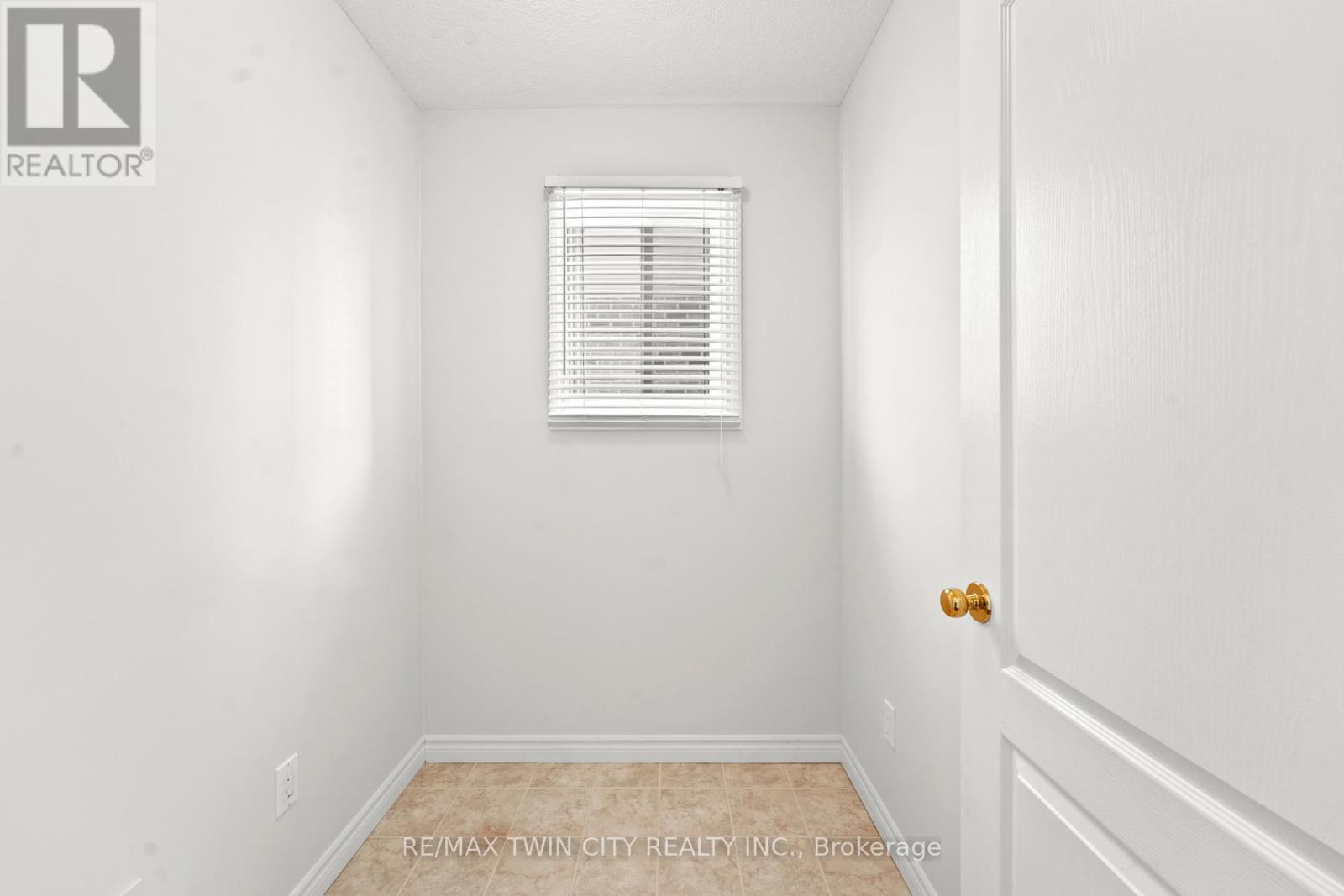 256 Charlotta Street, Wilmot, Ontario  N3A 4M8 - Photo 6 - X12828130