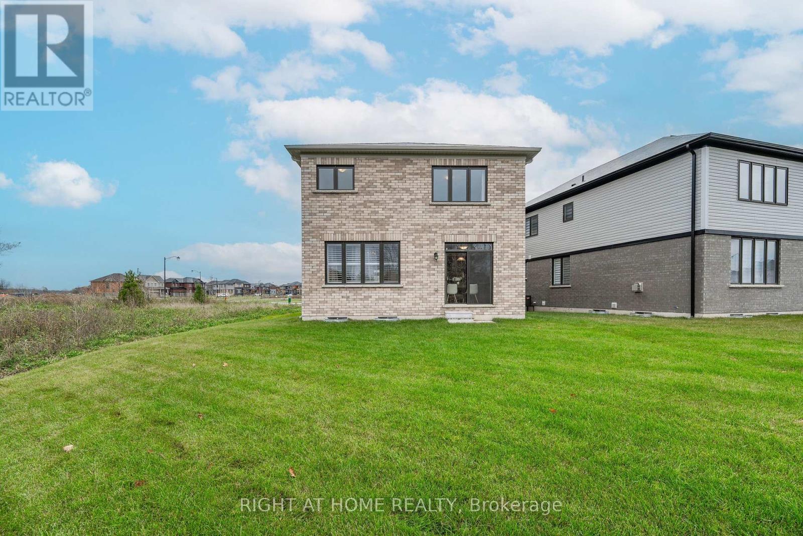 116 Whithorn Crescent, Haldimand, Ontario  N3W 0G4 - Photo 28 - X12828150