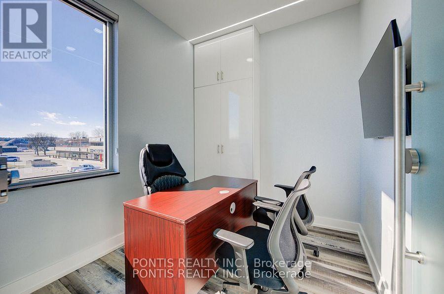 G211 #4 - 450 Hespeler Road, Cambridge, Ontario  N1R 0E3 - Photo 4 - X12828168