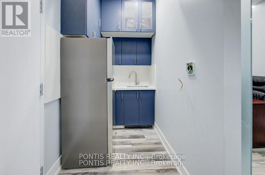 G211 #4 - 450 Hespeler Road, Cambridge, Ontario  N1R 0E3 - Photo 6 - X12828168