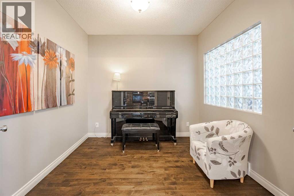 270 Valley Crest Court Nw, Calgary, Alberta  T3B 5Z1 - Photo 14 - A2289192