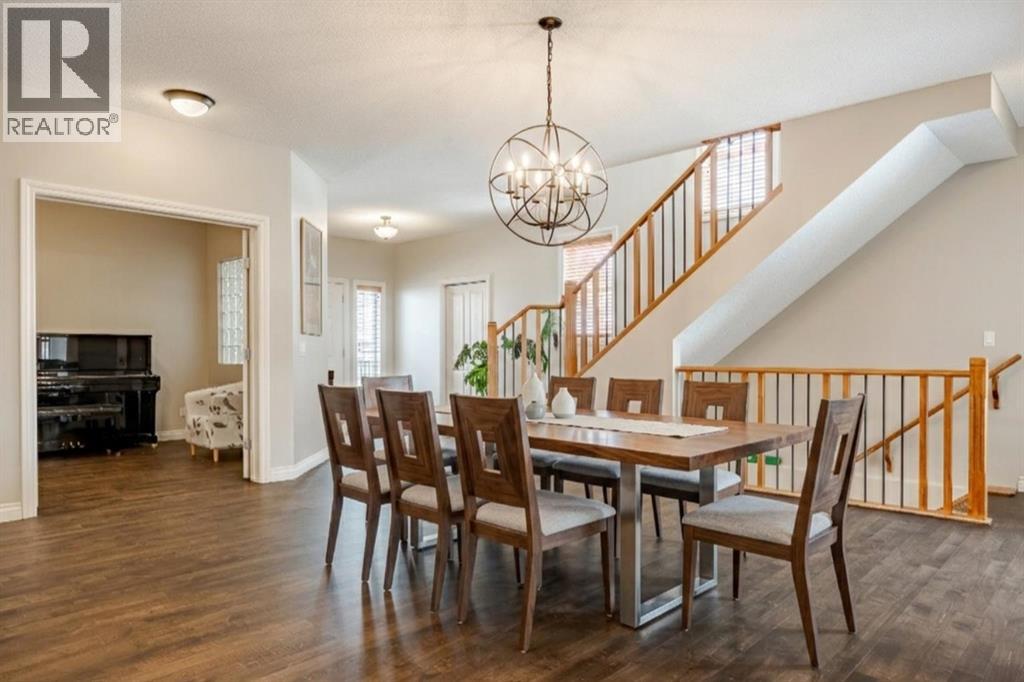 270 Valley Crest Court Nw, Calgary, Alberta  T3B 5Z1 - Photo 6 - A2289192