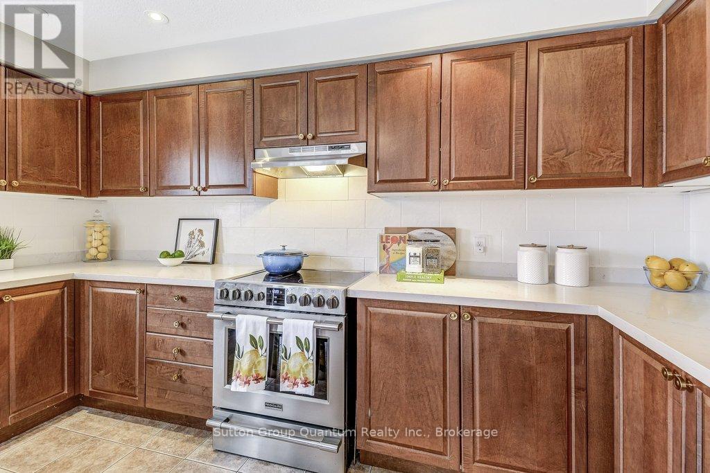 132 Eringate Drive, Hamilton, Ontario  L8J 3Y8 - Photo 18 - X12828206