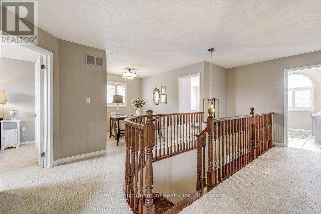 132 Eringate Drive, Hamilton, Ontario  L8J 3Y8 - Photo 25 - X12828206