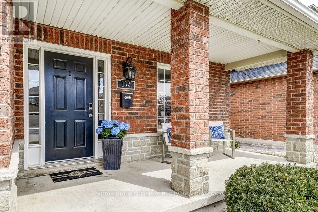 132 Eringate Drive, Hamilton, Ontario  L8J 3Y8 - Photo 6 - X12828206