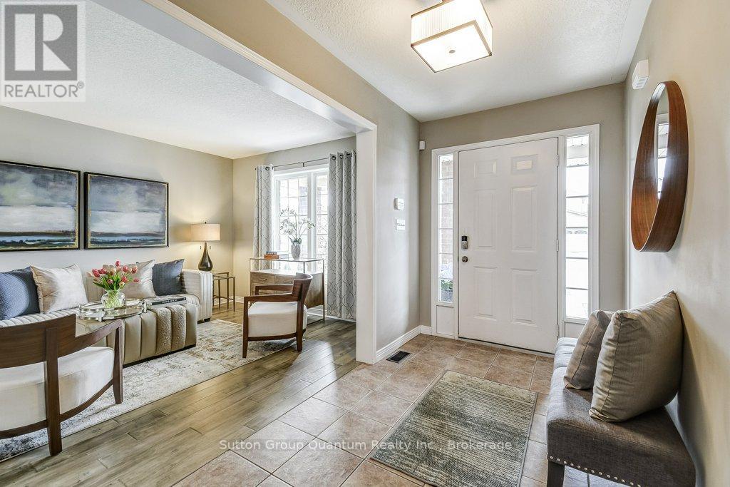 132 Eringate Drive, Hamilton, Ontario  L8J 3Y8 - Photo 7 - X12828206