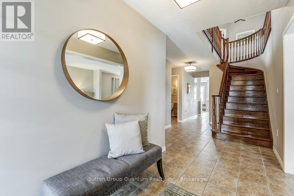 132 Eringate Drive, Hamilton, Ontario  L8J 3Y8 - Photo 8 - X12828206