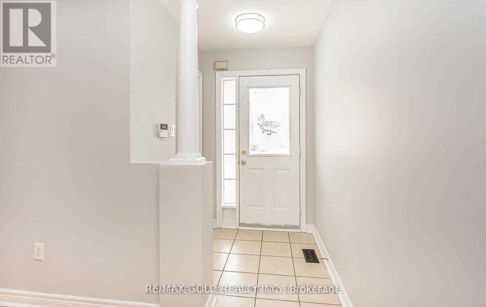 32 Earl Grey Crescent, Brampton, Ontario  L7A 2L1 - Photo 7 - W12816794