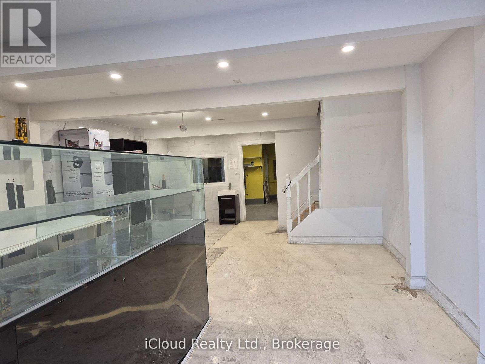 15 - 8 Strathearn Avenue, Brampton, Ontario  L6T 4L9 - Photo 4 - W12645358