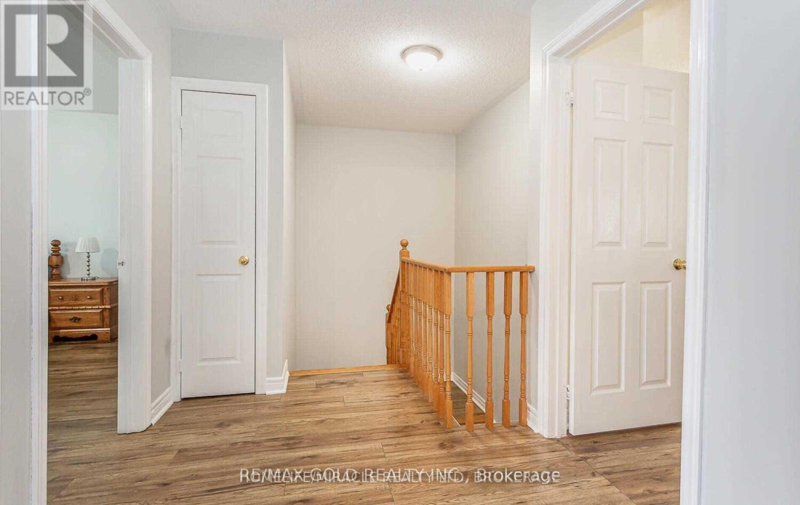 32 Earl Grey Crescent, Brampton, Ontario  L7A 2L1 - Photo 4 - W12816794