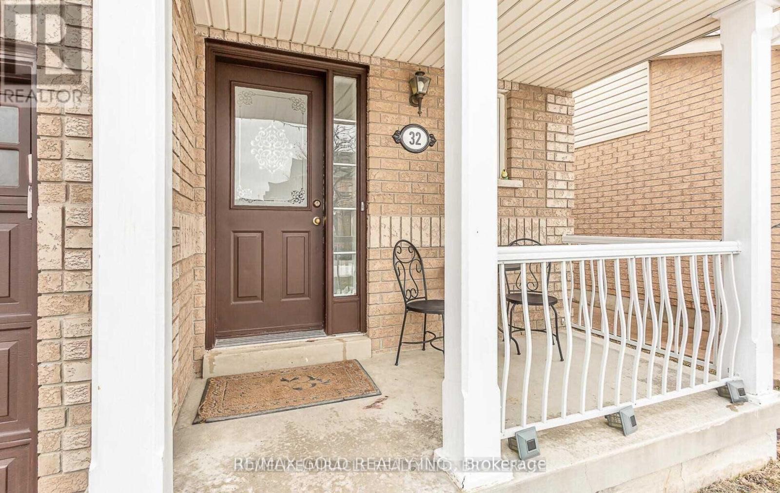 32 Earl Grey Crescent, Brampton, Ontario  L7A 2L1 - Photo 8 - W12816794