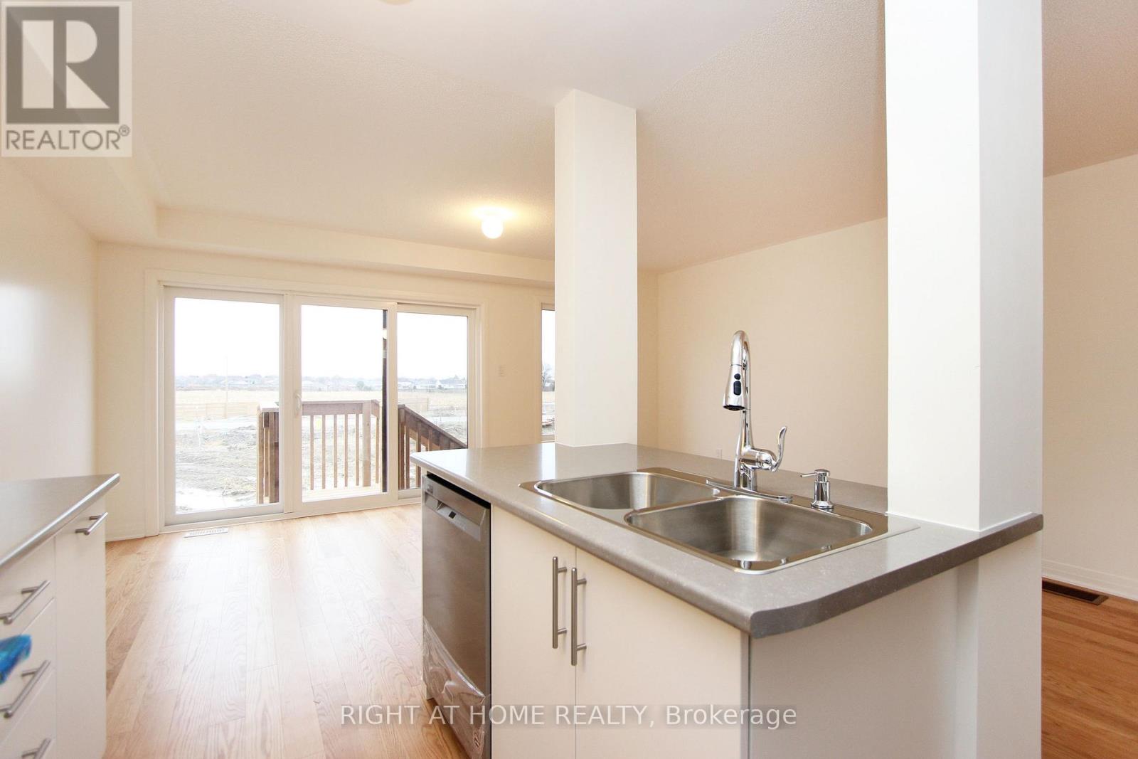 35 Sailors Landing, Clarington, Ontario  L1C 7G4 - Photo 8 - E12828238