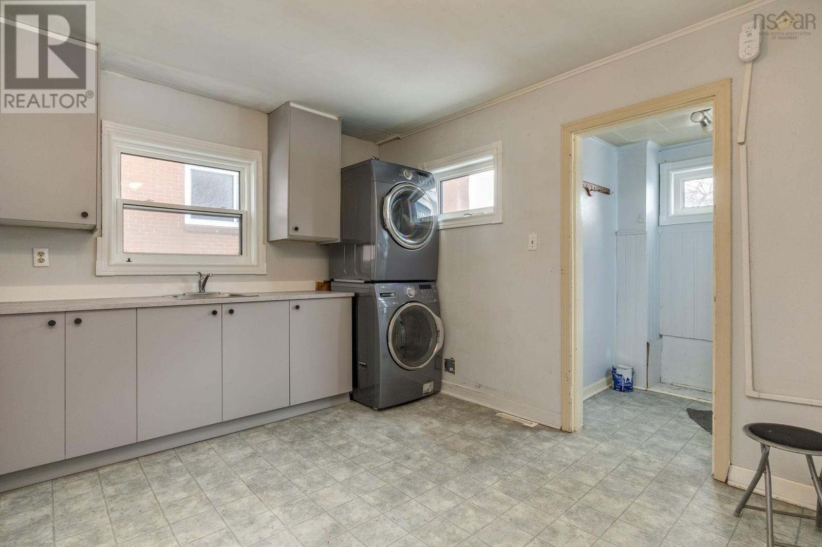 16 High Street, Dartmouth, Nova Scotia  B2W 1G7 - Photo 6 - 202603320