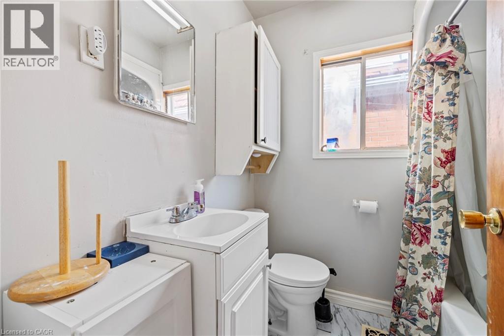 201 East 23rd. Street, Hamilton, Ontario  L8V 2X2 - Photo 9 - 40806691