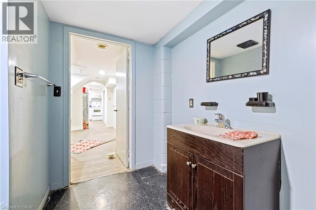 201 East 23rd. Street, Hamilton, Ontario  L8V 2X2 - Photo 27 - 40806691