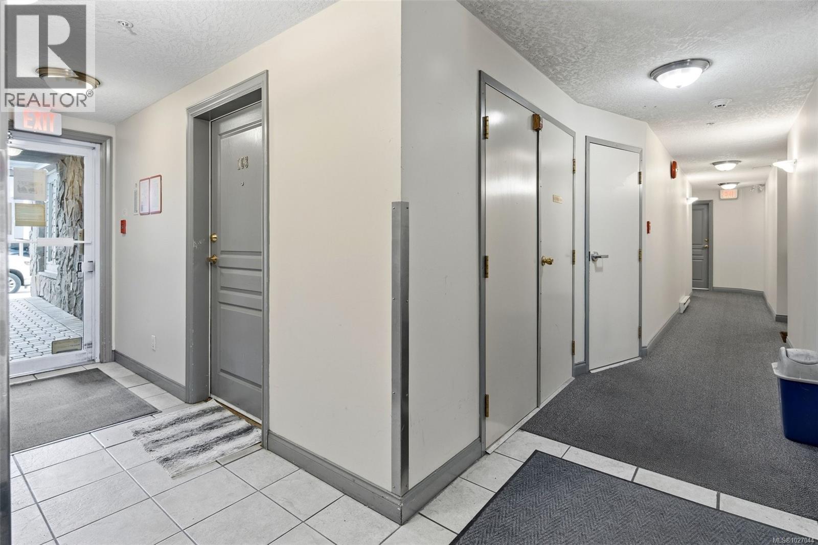 403 1580 Christmas Ave, Saanich, British Columbia V8P 2X2 - Photo 16 - 1027044