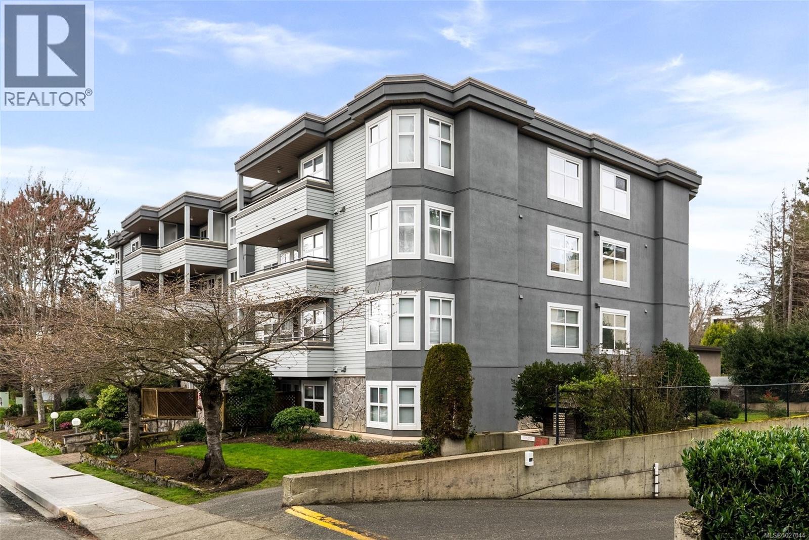 403 1580 Christmas Ave, Saanich, British Columbia