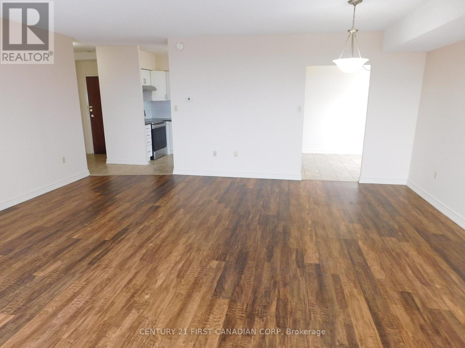 803 - 744 Wonderland Road S, London South, Ontario  N6K 4K3 - Photo 3 - X12828208