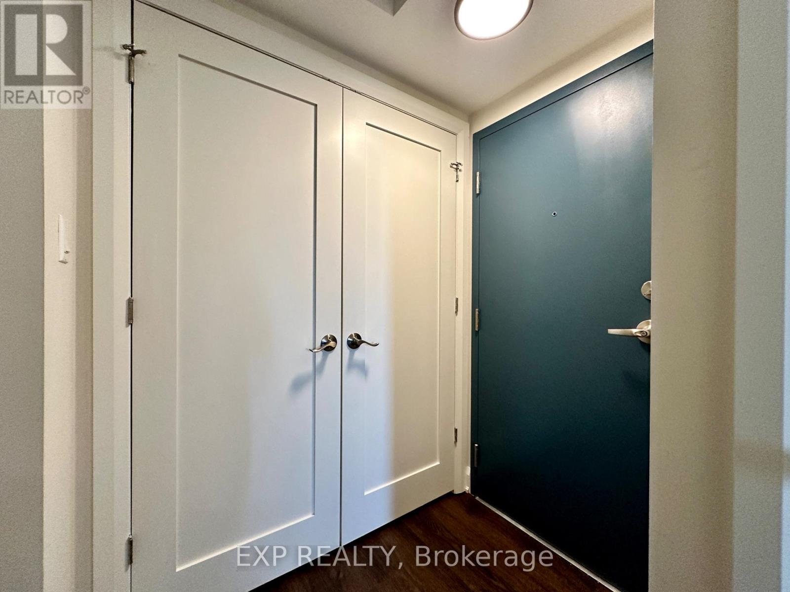 305 - 33 Maple Grove Road, Ottawa, Ontario  K2L 2S7 - Photo 3 - X12828232