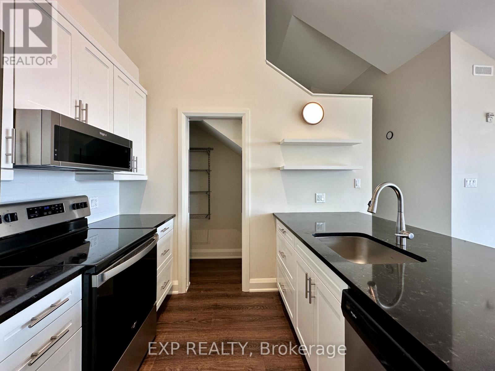 305 - 33 Maple Grove Road, Ottawa, Ontario  K2L 2S7 - Photo 5 - X12828232