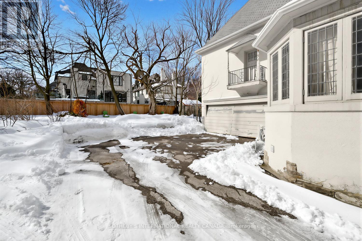 10 Gardiner Road, Toronto, Ontario  M5P 3B3 - Photo 38 - C12827556