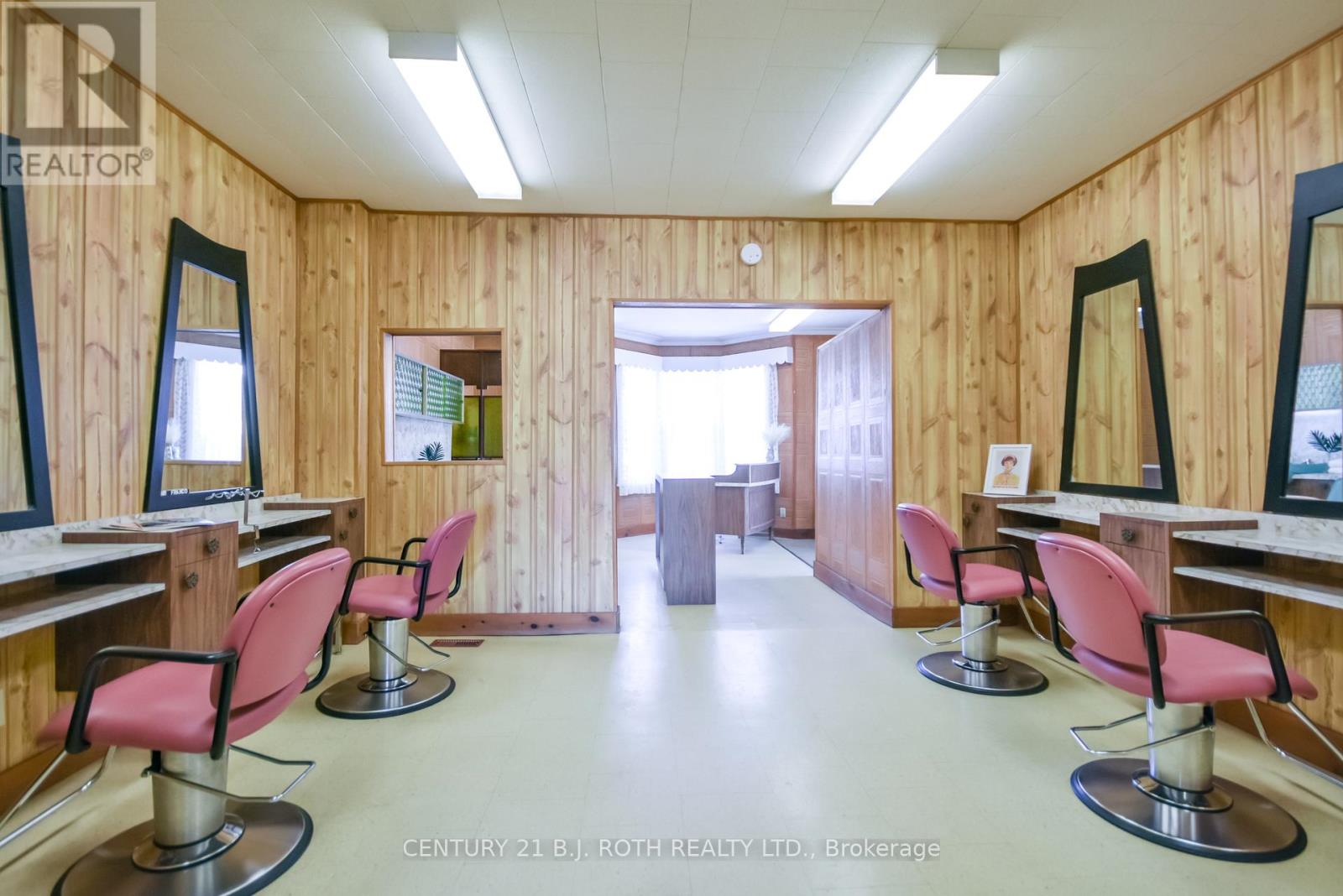 57 Nottawasaga Street, Orillia, Ontario  L3V 3J5 - Photo 4 - S12762842