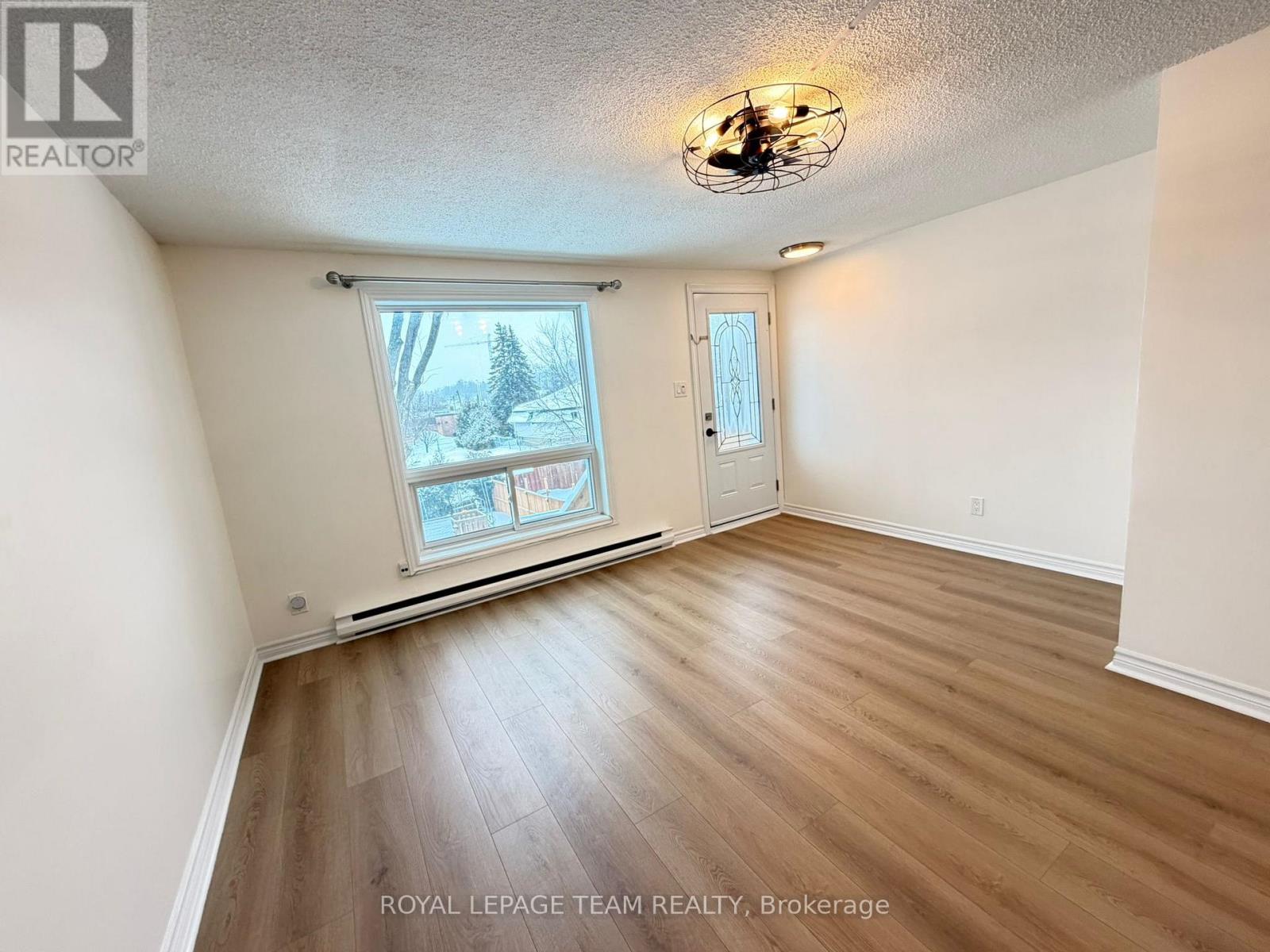 2 - 1133 Maisonneuve Street, Ottawa, Ontario  K1C 1K9 - Photo 5 - X12806598