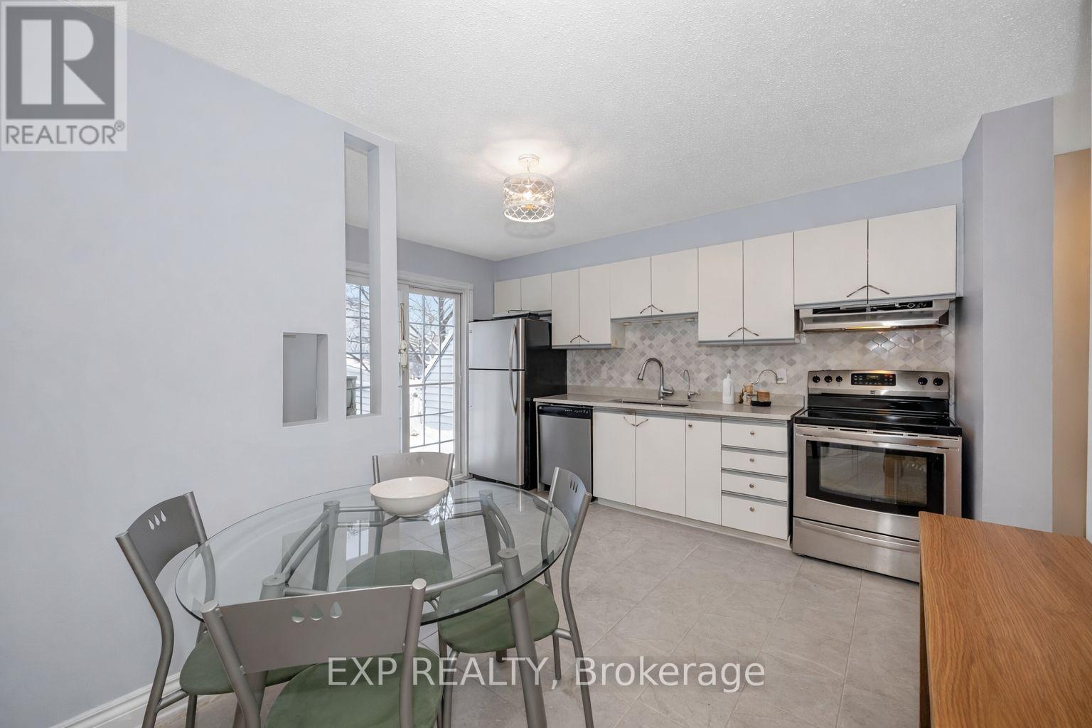 48 Castlegreen Private, Ottawa, Ontario  K1T 3N4 - Photo 6 - X12826572