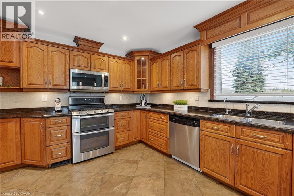 16 Samuel Road, Grimsby, Ontario  L3M 4P6 - Photo 8 - 40807384