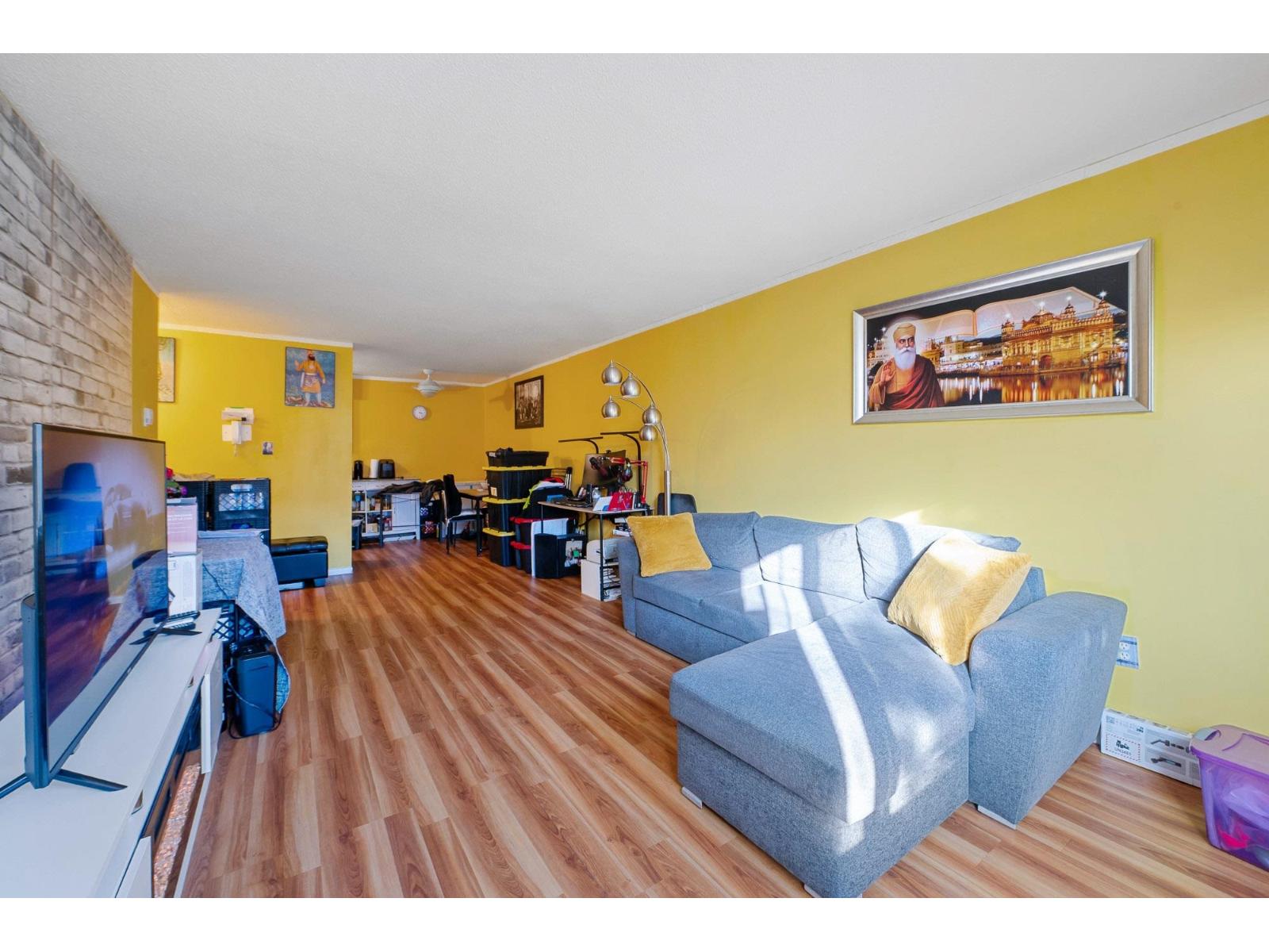 325 11806 88 Avenue, Delta, British Columbia  V4C 3C5 - Photo 1 - R3094103