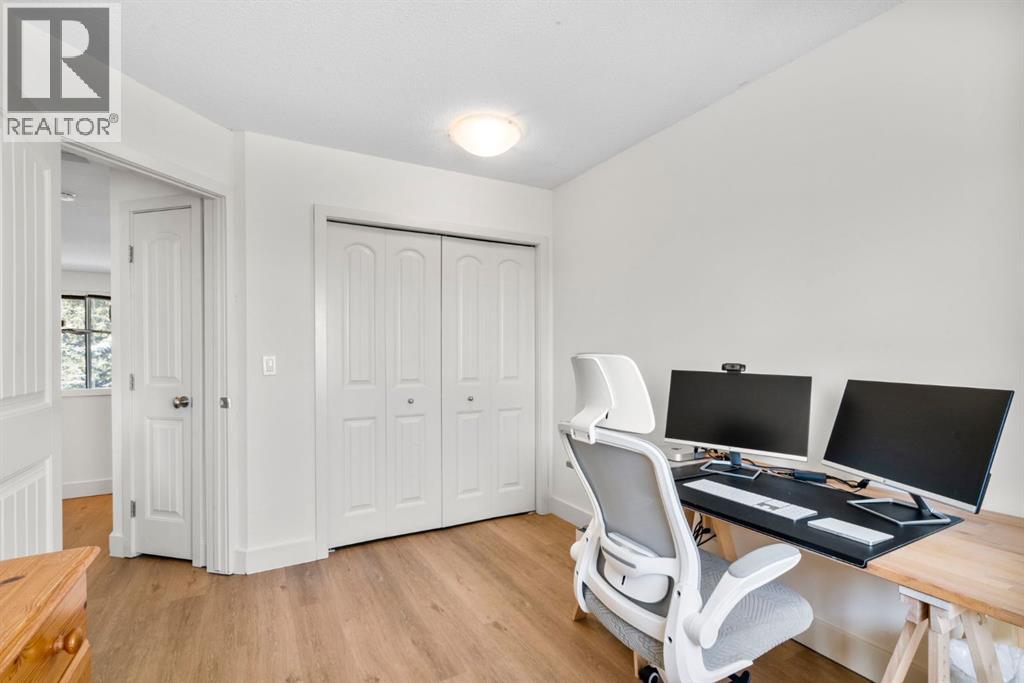 8, 114 Village Heights Sw, Calgary, Alberta  T3H 2L2 - Photo 25 - A2289051