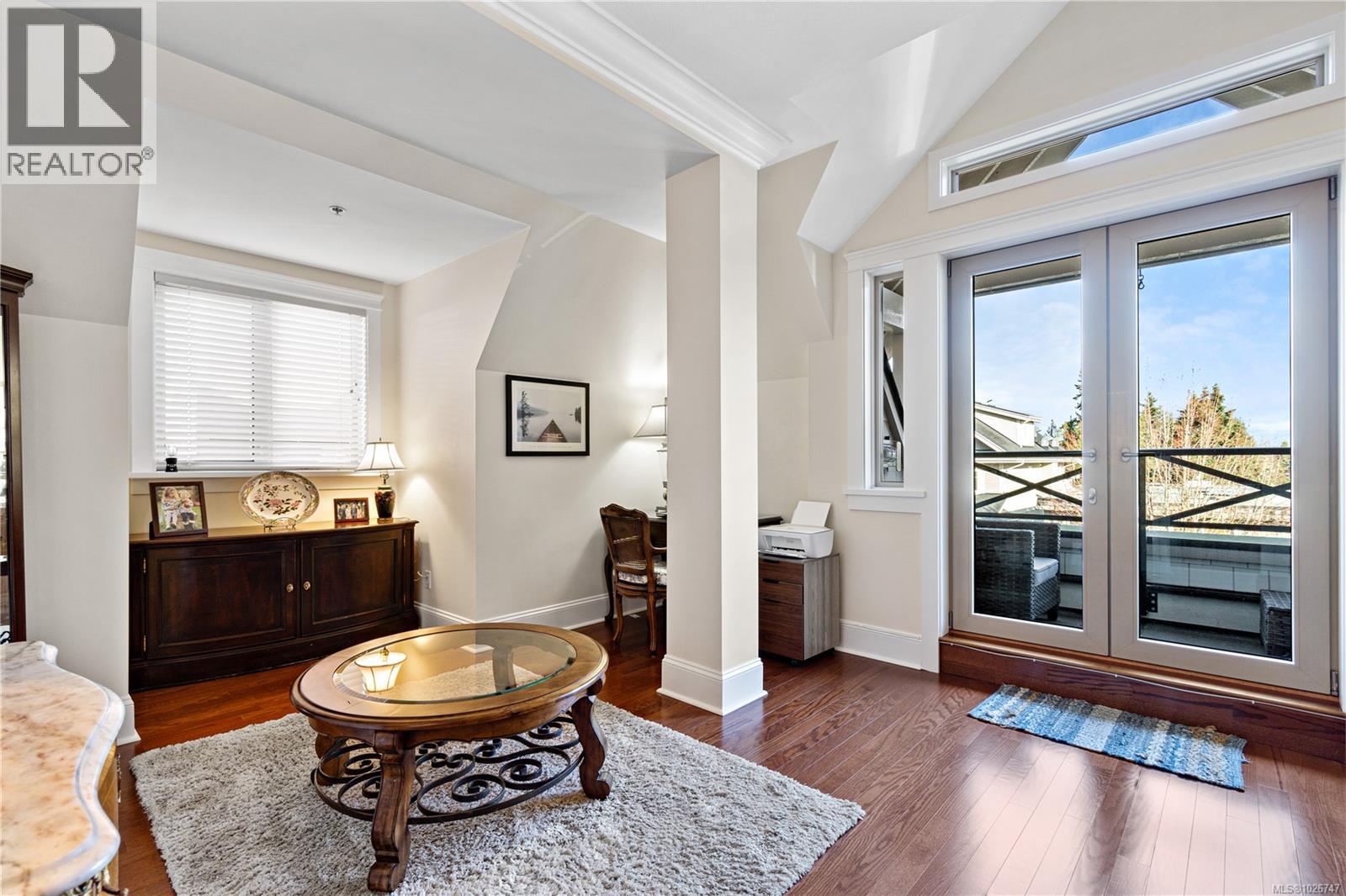 301 222 Second Ave, Qualicum Beach, British Columbia  V9K 0A4 - Photo 2 - 1026747