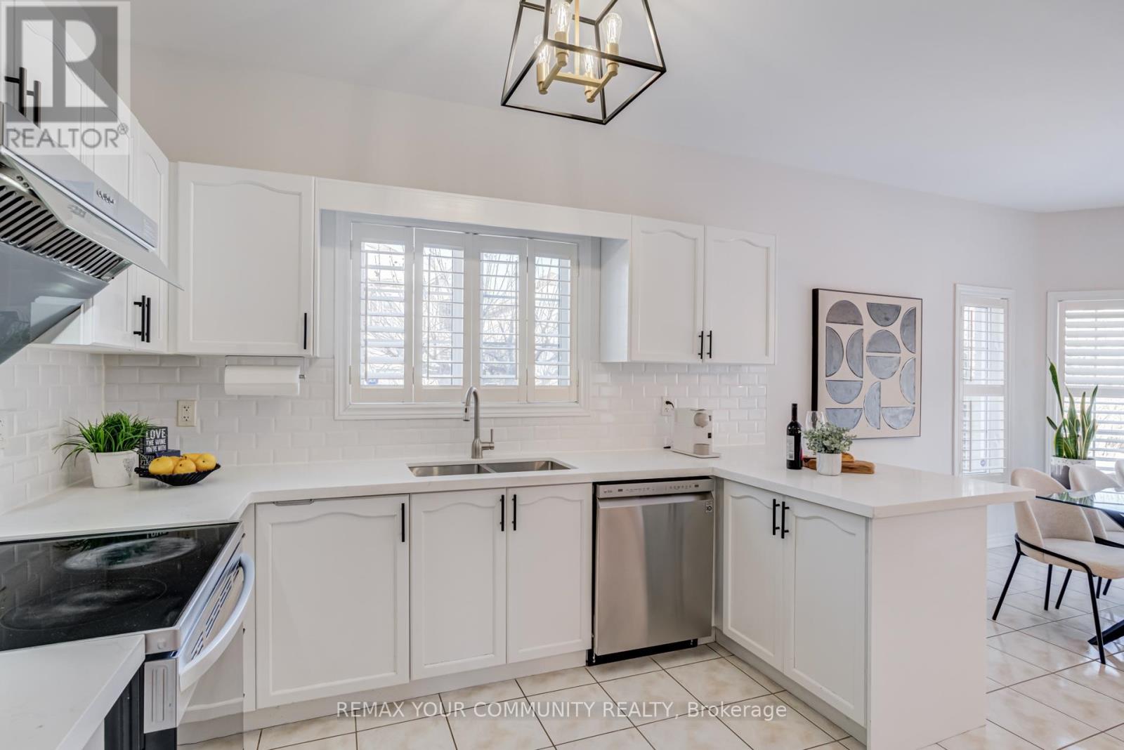 159 Golden Forest Road, Vaughan, Ontario  L6A 0S6 - Photo 12 - N12828186