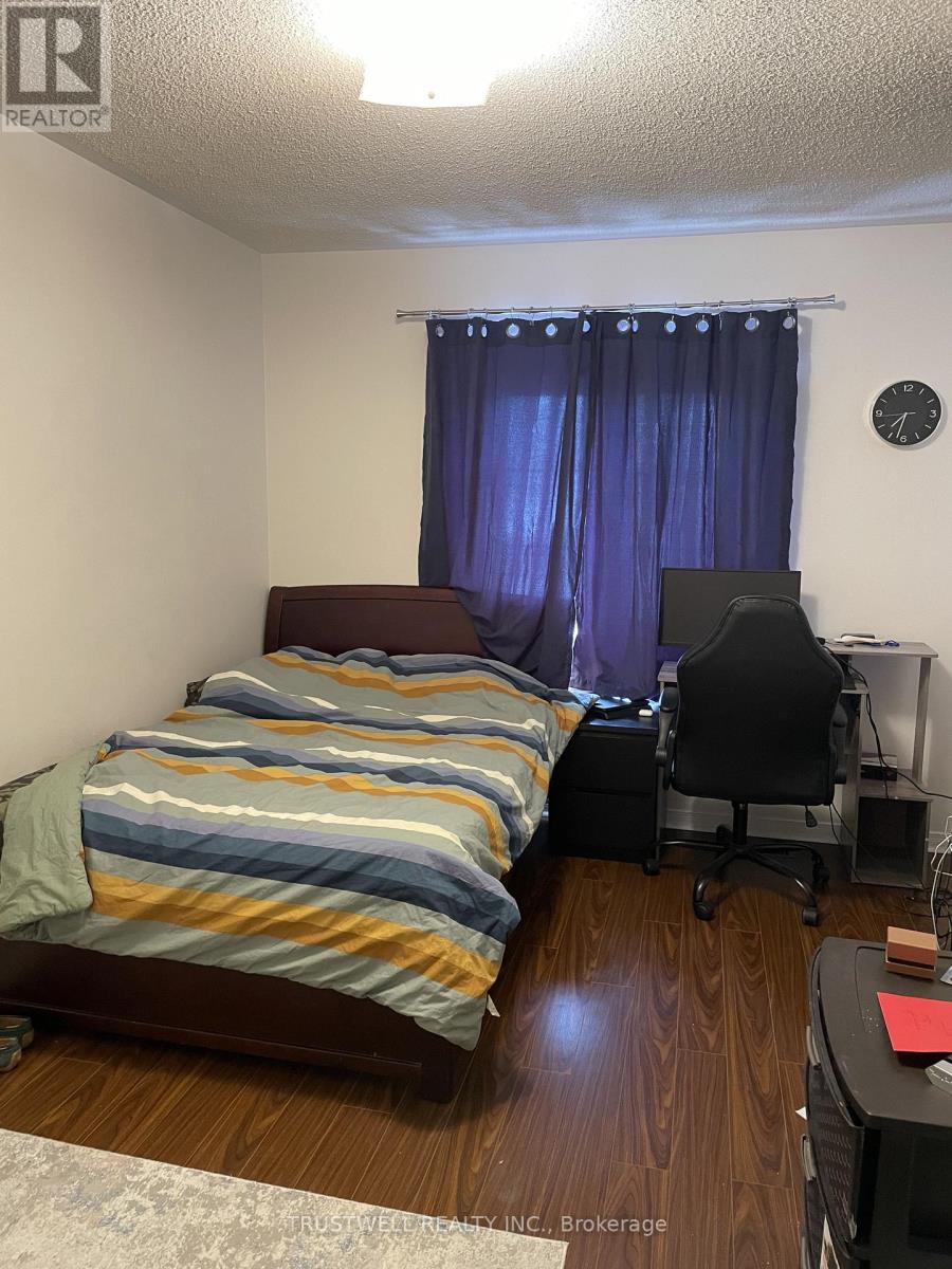 18 Merrill Avenue, Richmond Hill, Ontario  L4B 4E2 - Photo 10 - N12828200