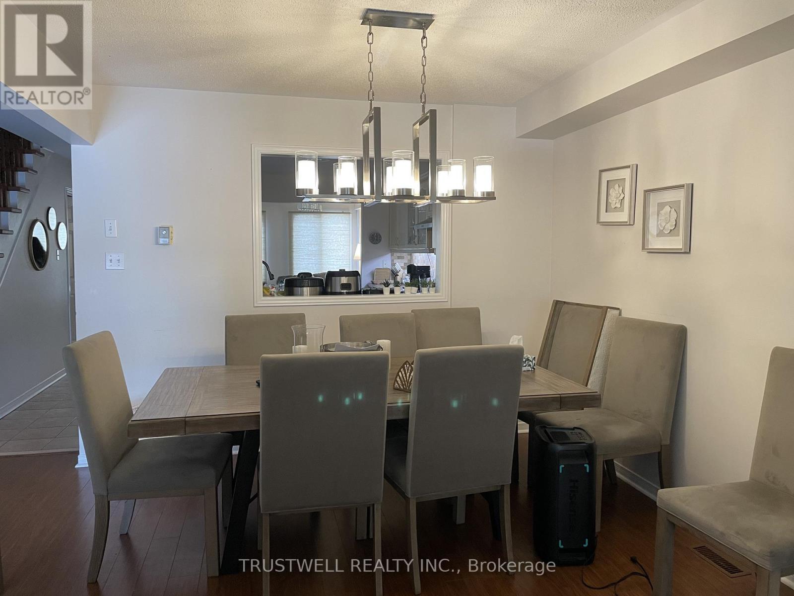 18 Merrill Avenue, Richmond Hill, Ontario  L4B 4E2 - Photo 2 - N12828200