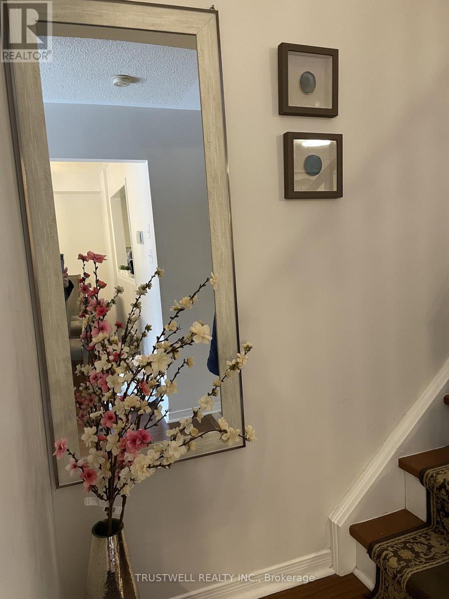 18 Merrill Avenue, Richmond Hill, Ontario  L4B 4E2 - Photo 6 - N12828200