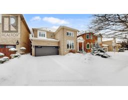 18 BERRINGER STREET, Richmond Hill, Ontario
