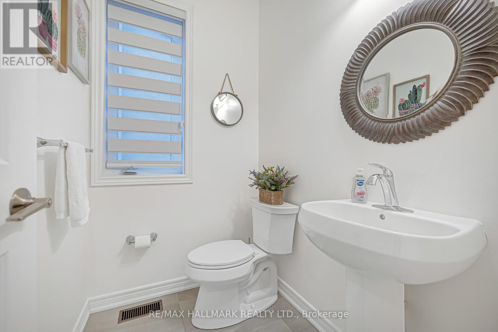 38 Richard Boyd Drive, East Gwillimbury, Ontario  L9N 0S6 - Photo 9 - N12828252