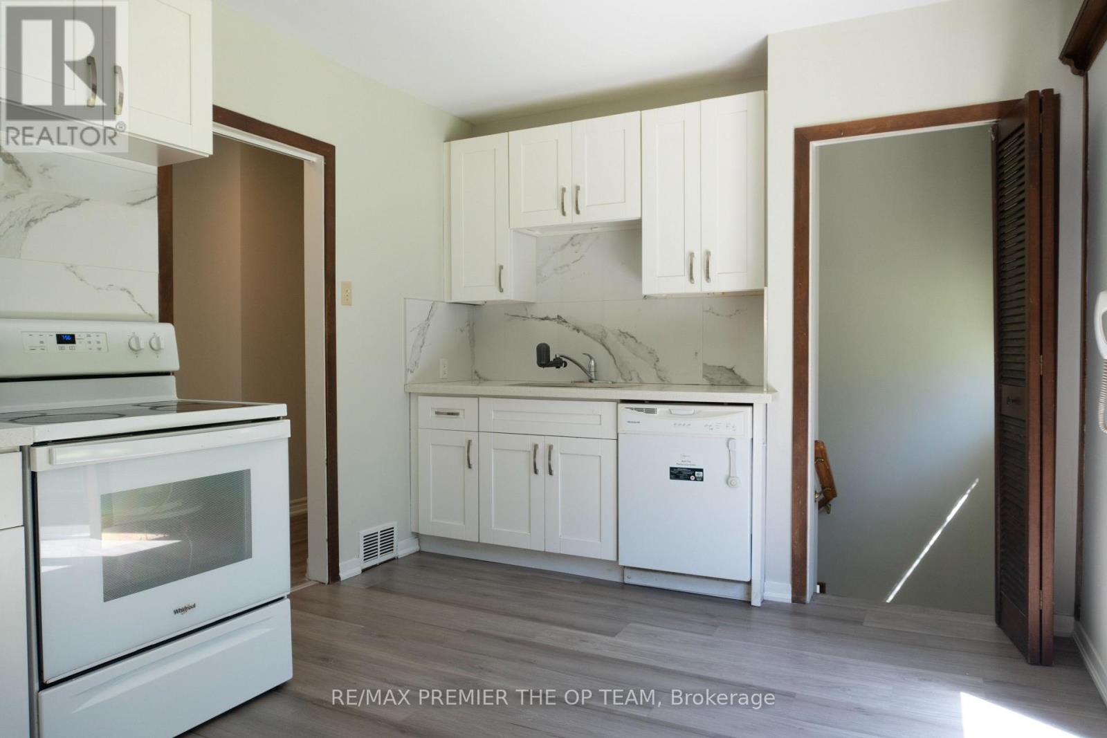 37 John Street, King (King City), Ontario  L7B 1J6 - Photo 12 - N12827826