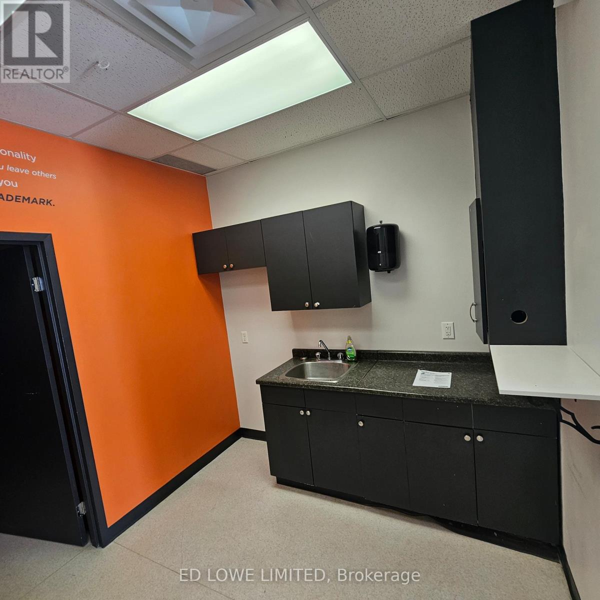 1009 - 74 Cedar Pointe Drive, Barrie (0 North), Ontario  L4N 5R7 - Photo 12 - S12828254