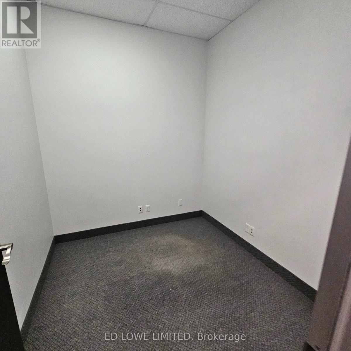 1009 - 74 Cedar Pointe Drive, Barrie (0 North), Ontario  L4N 5R7 - Photo 8 - S12828254