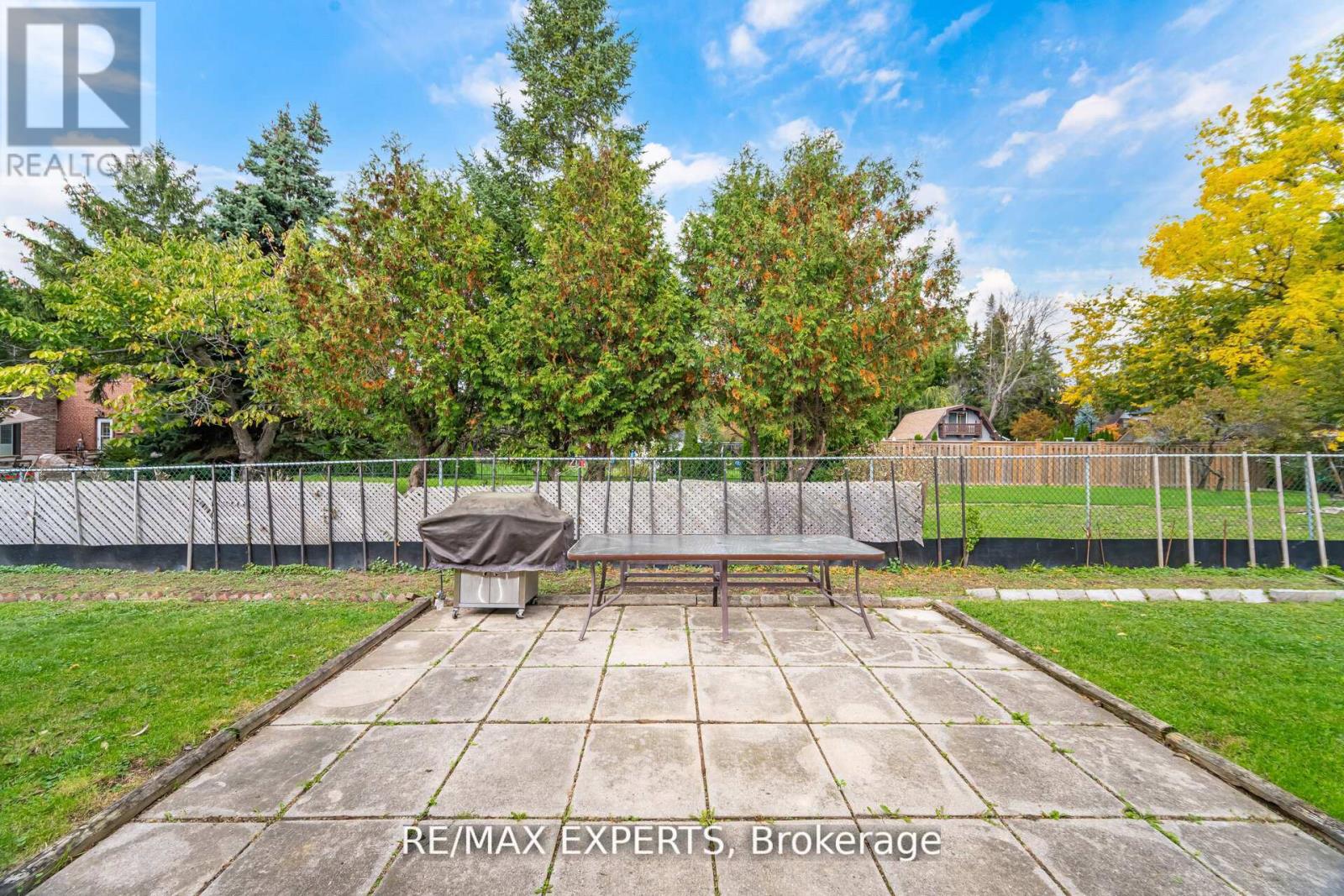 42 Cowley Avenue, Toronto, Ontario  M8B 2E3 - Photo 45 - W12826346