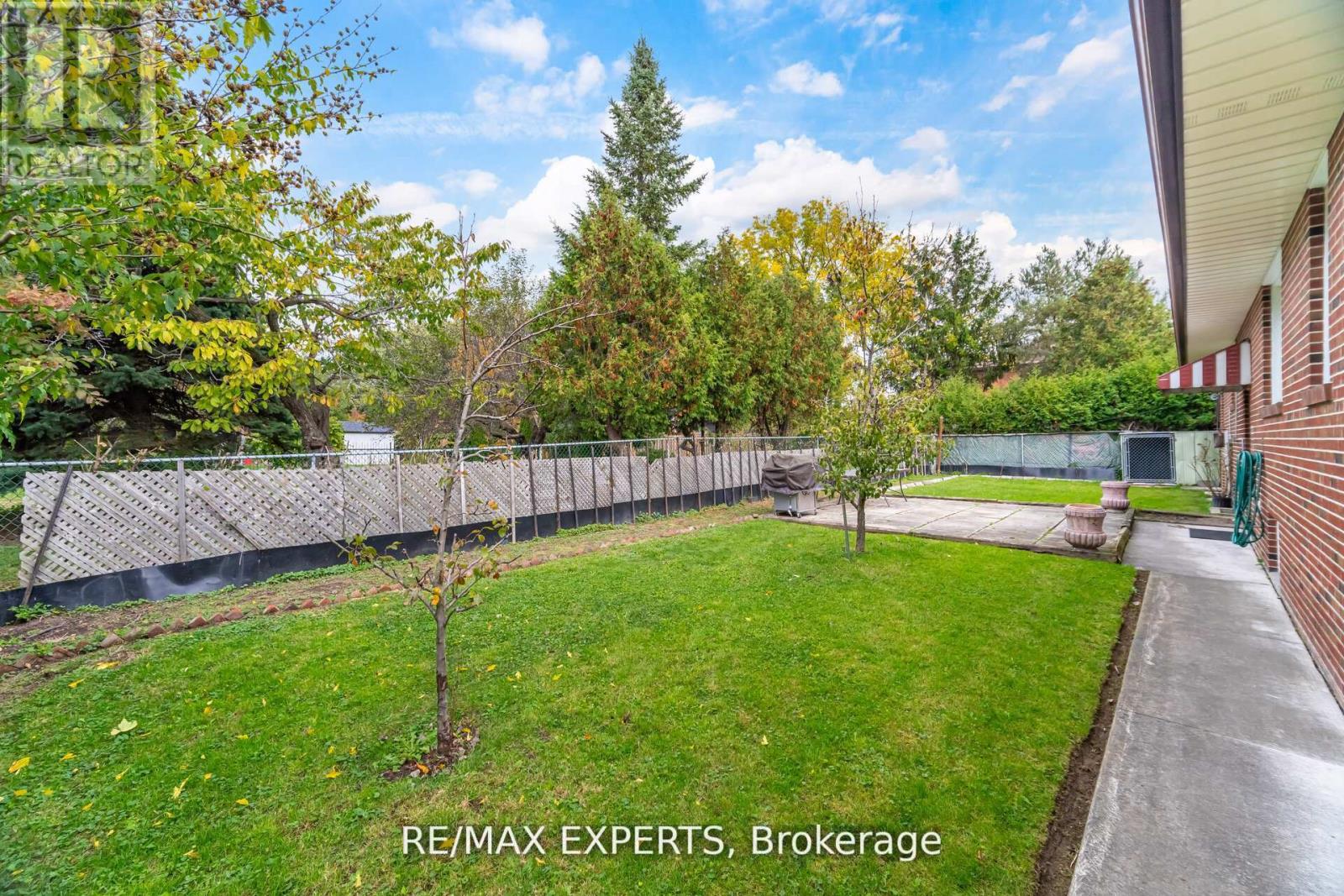 42 Cowley Avenue, Toronto, Ontario  M8B 2E3 - Photo 47 - W12826346